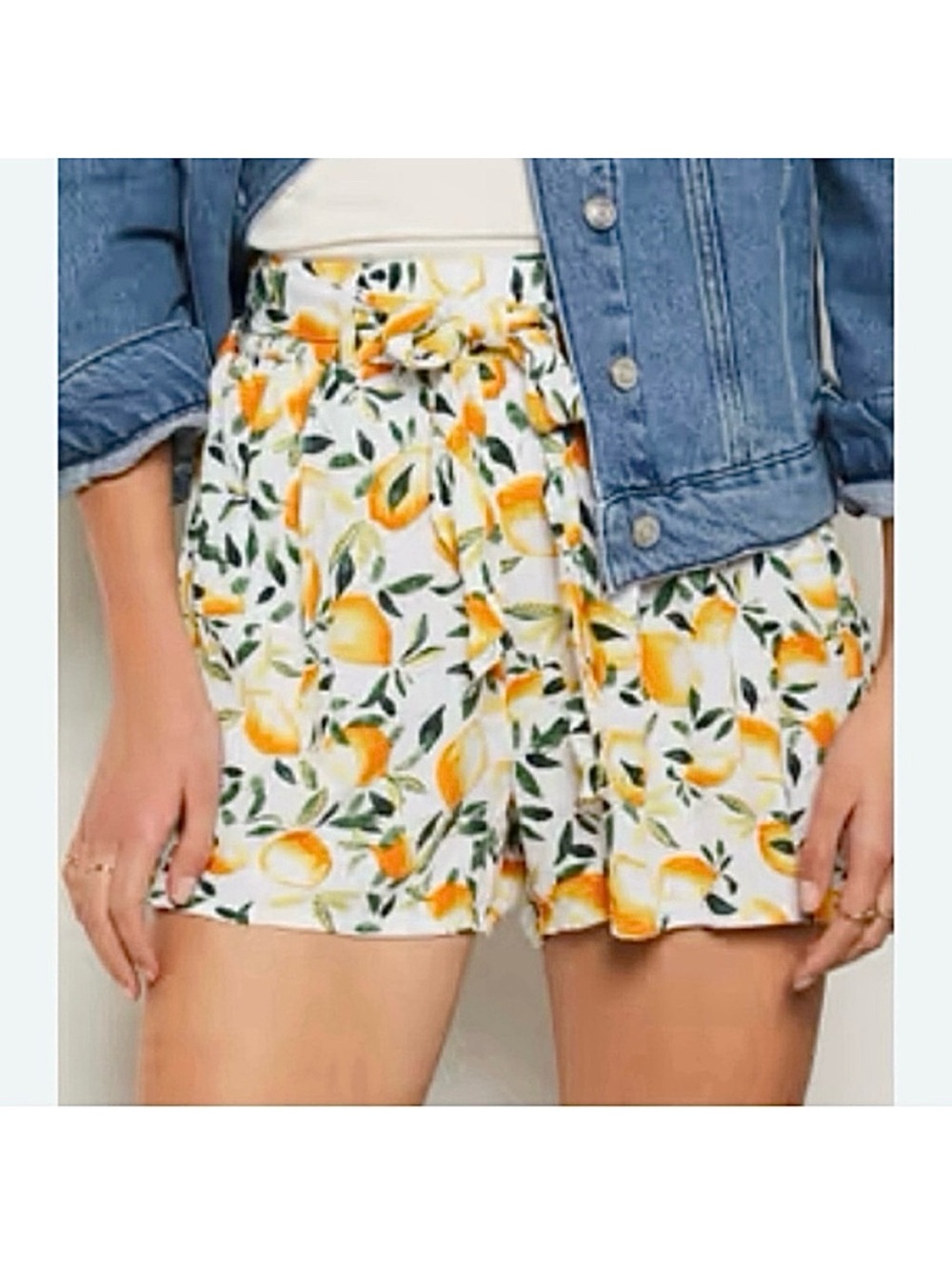 🆕-Abercrombie & Fitch Flowy Smocked Waist Lemon Print Shorts. Size: small